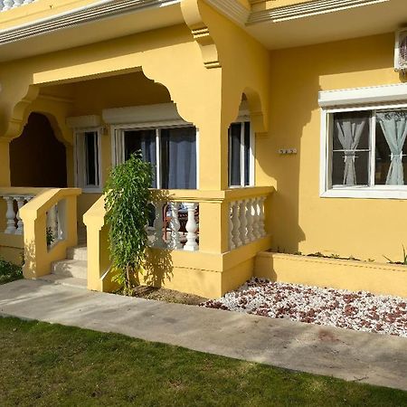 Lovely 2 Bedroom Apartment In Quiet Neighborhood! Филипсбург Екстериор снимка